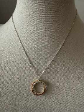 Avon Vintage Double Circle Silver Plated Pendant Necklace with Rhinestones.